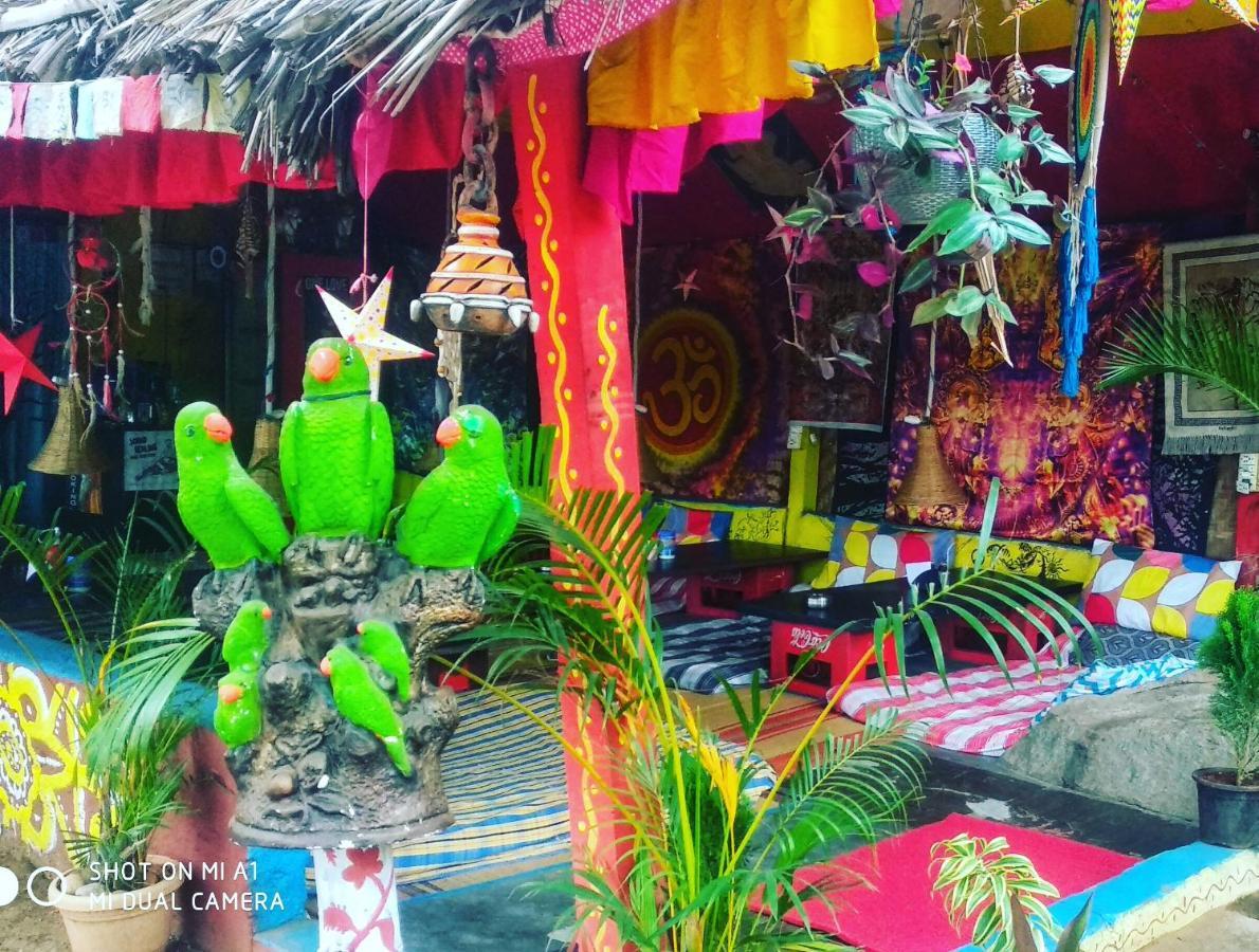 Om Shanti Om Homestay Хампі Екстер'єр фото